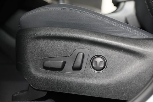Used 2019 White Kia 2.4L LX image 18