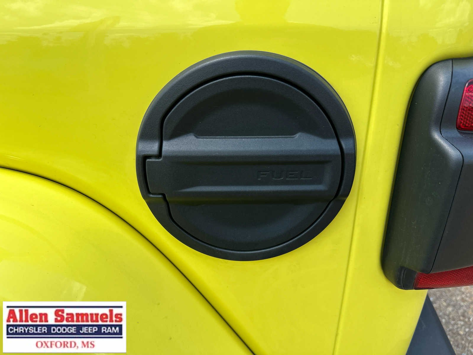 Used 2022 High Velocity Clearcoat Jeep Unlimited Sahara image 57