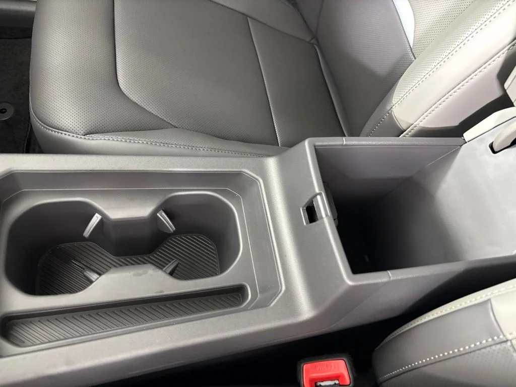 New 2027 Iceberg Green Kia EX image 39