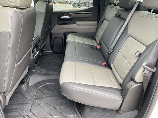 Used 2025 White Chevrolet ZR2 image 5