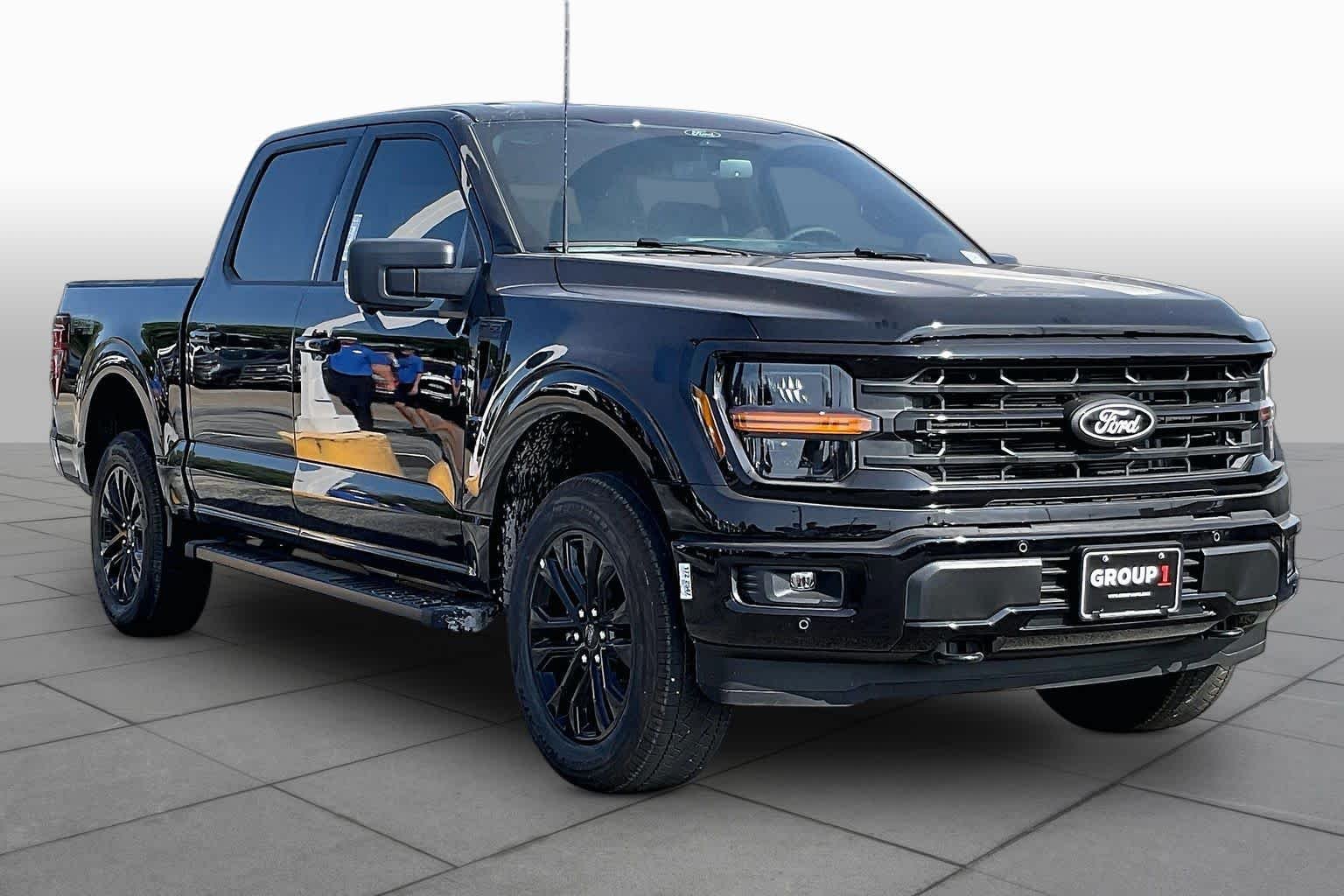 New 2026 Agate Black Metallic Ford XLT image 2