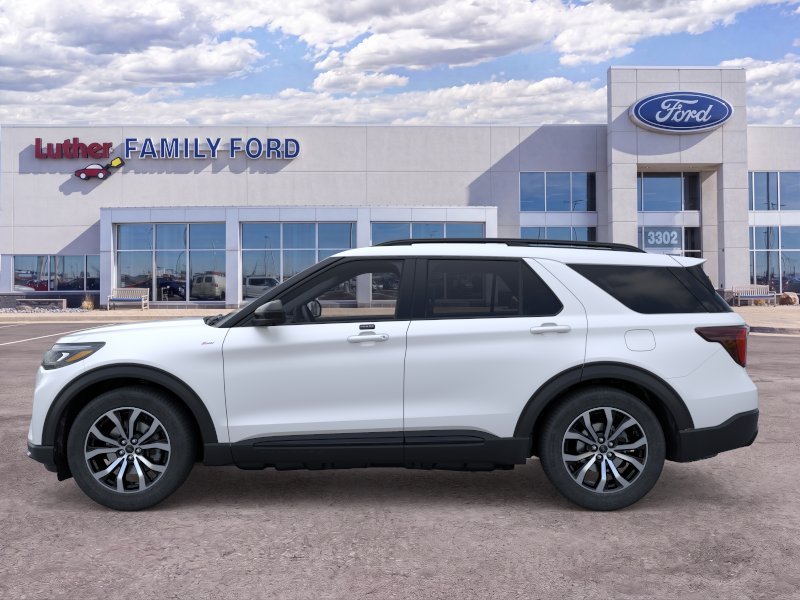 New 2026 Star White Metallic Tri-Coat Ford ST-Line image 30