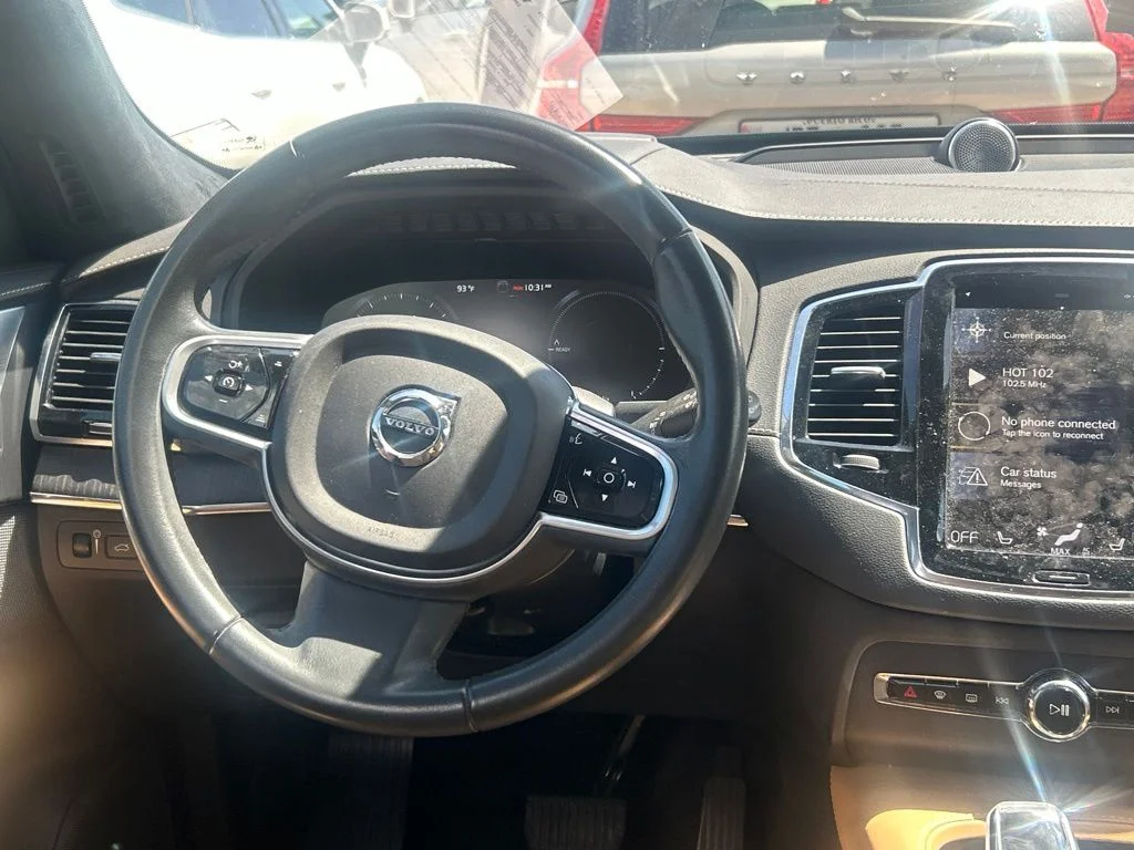Used 2022 Blue Volvo T8 Inscription 7 Passenger image 8