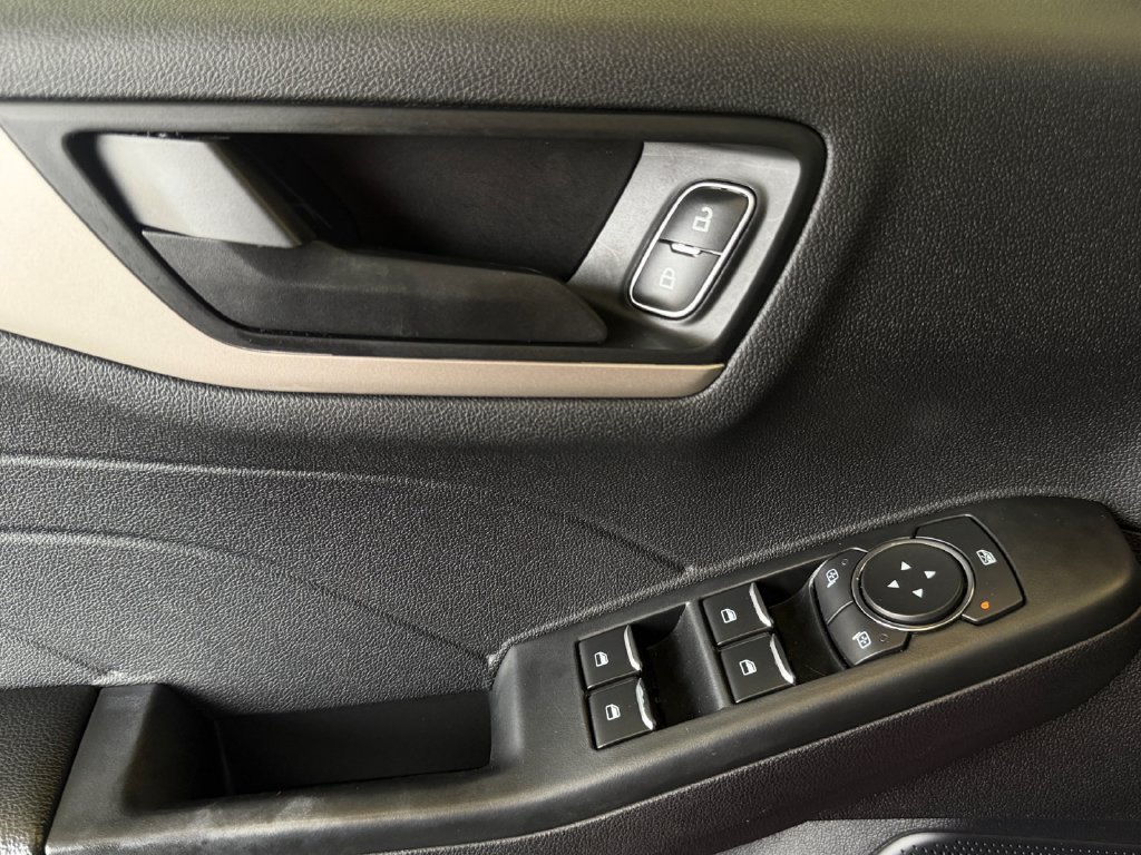 Used 2022 Gray Ford SE image 28