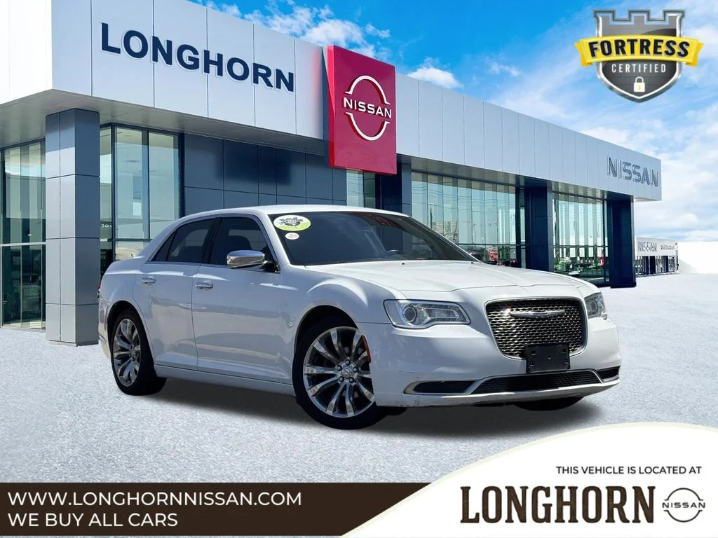 2019 Chrysler 300 Touring's photo
