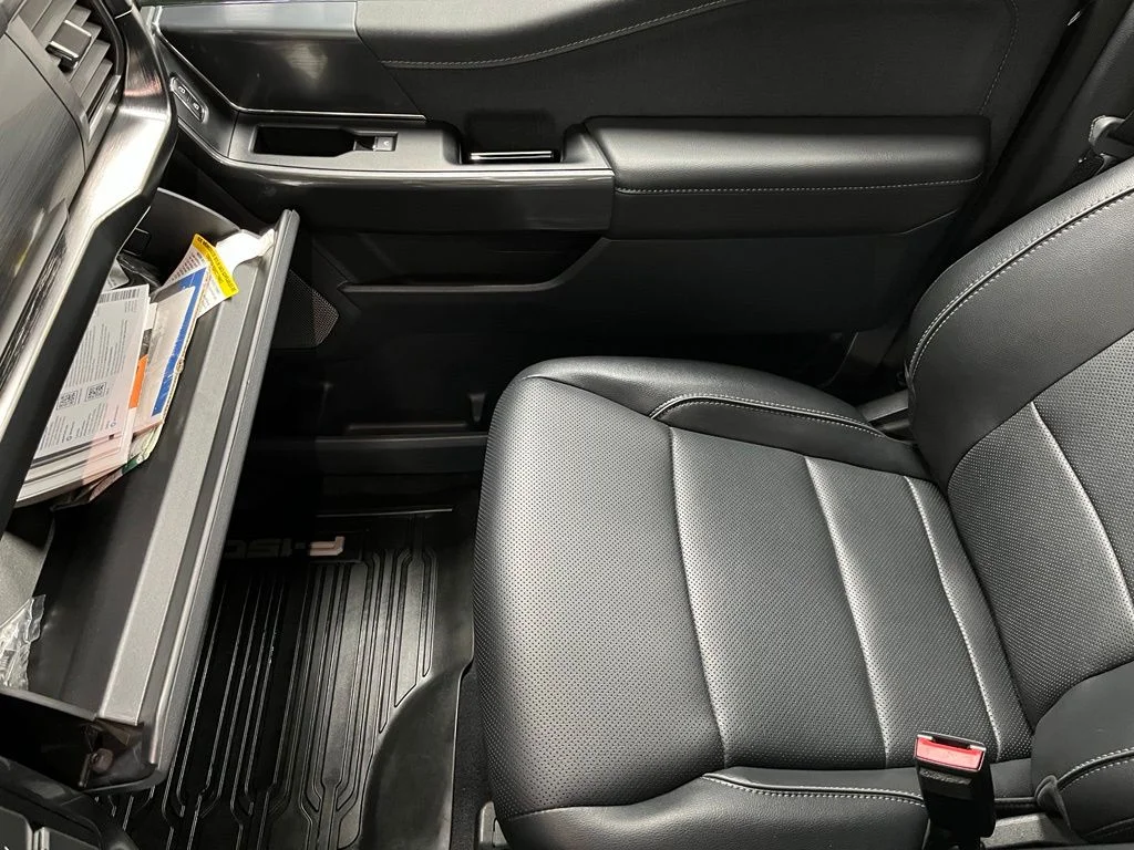 Used 2023 Black Ford Lariat image 40