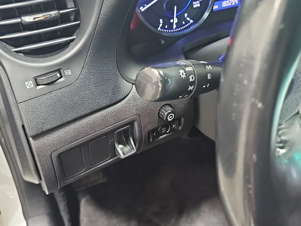Used 2011 White Lexus 250 image 25