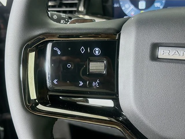 Used 2026  Land Rover S image 10
