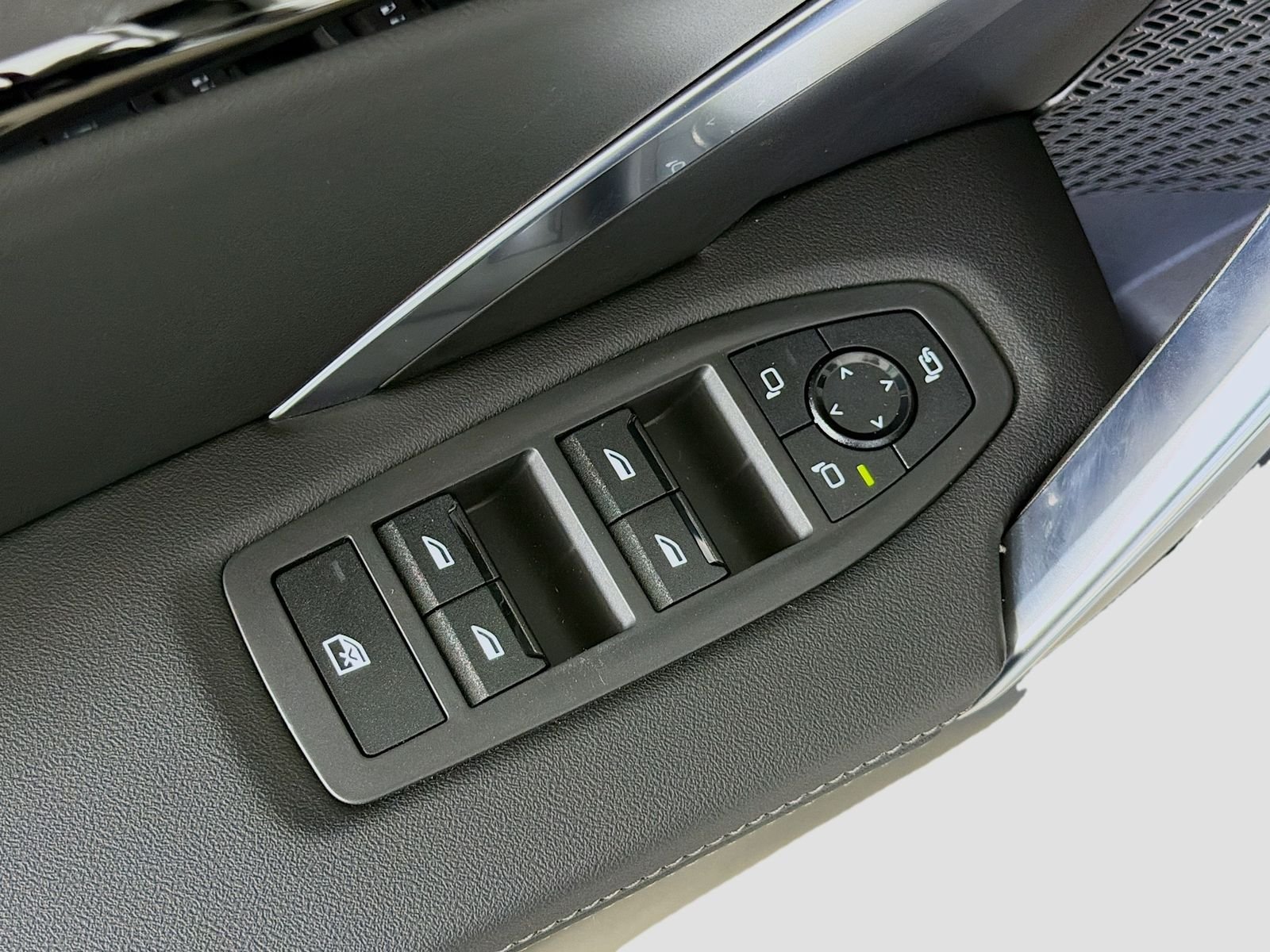 New 2026 Alpine White BMW xDrive28i image 18