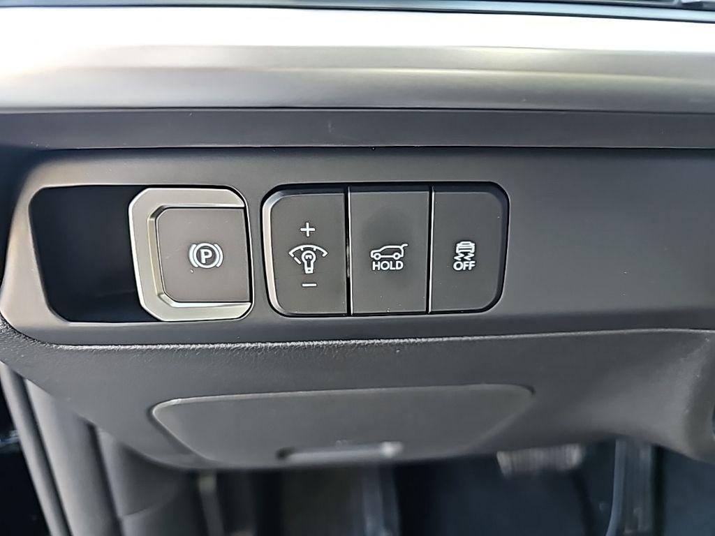 New 2026 Black Hyundai SEL image 13