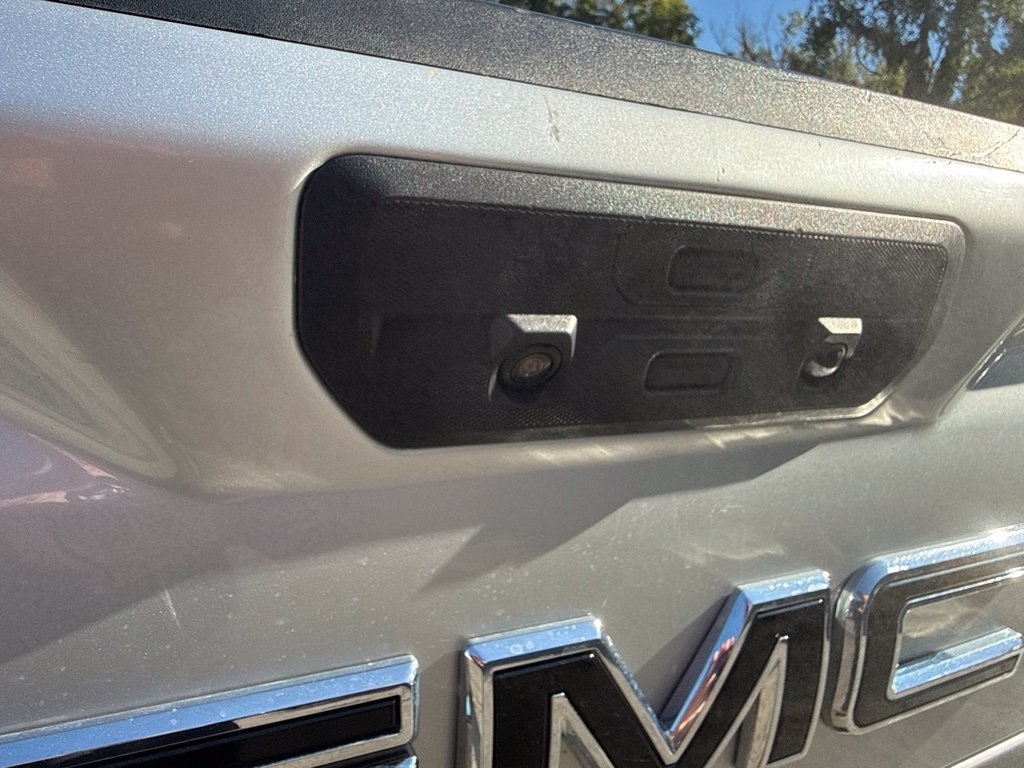 Used 2021 Silver GMC Elevation image 15