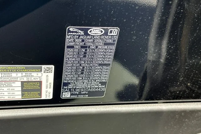 New 2026 Constellation Blue Ultra Metallic Gloss Land Rover Dynamic SE image 28