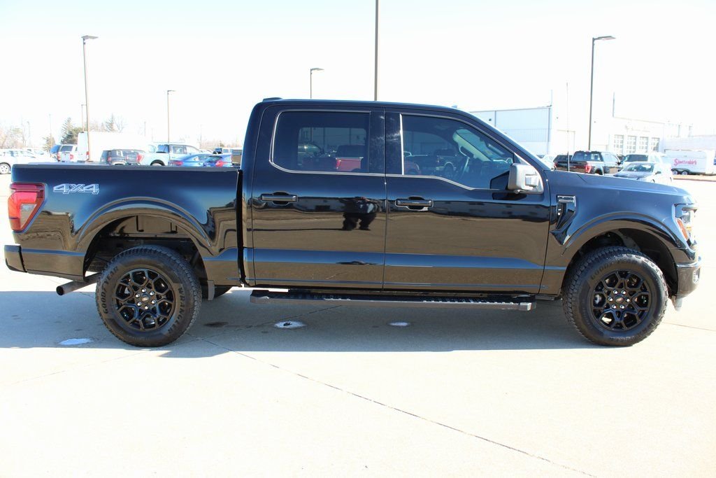 Used 2024  Ford XLT image 4