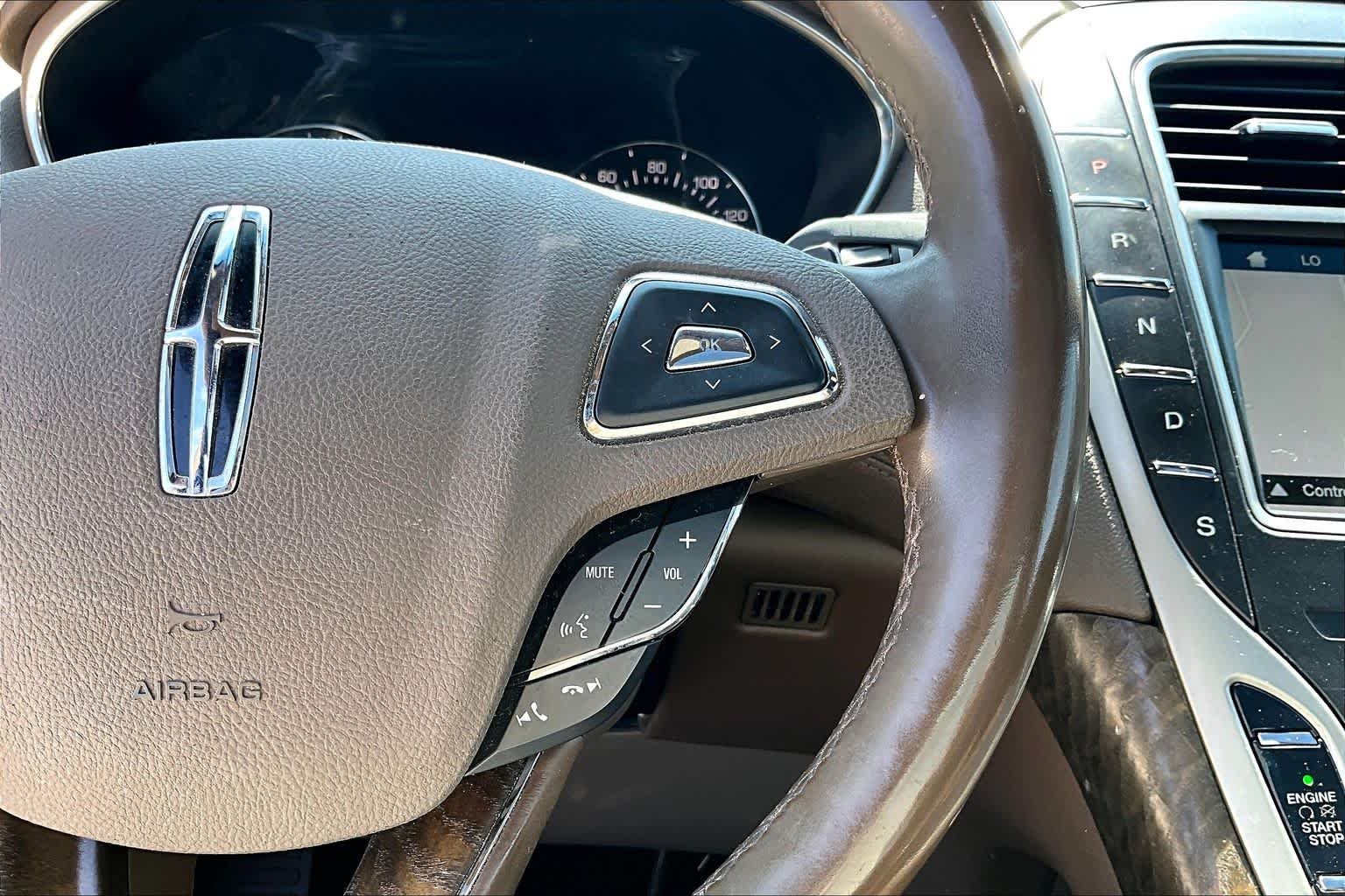 Used 2016 Luxe Lincoln Reserve image 23