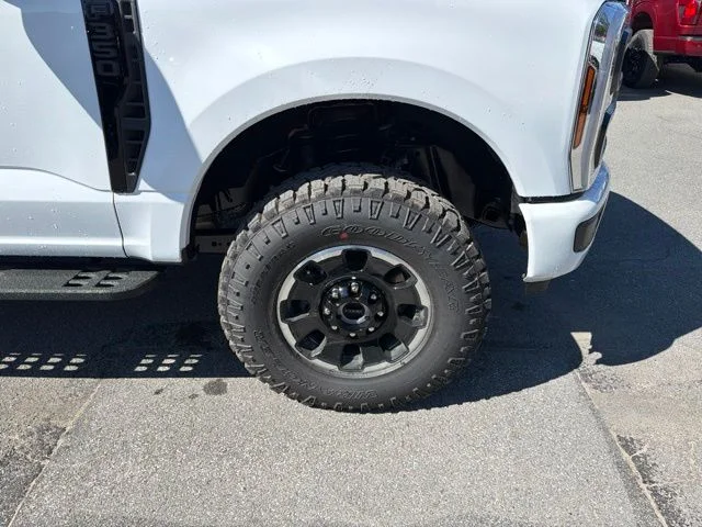 New 2027 Oxford White Ford F-350® XL image 16