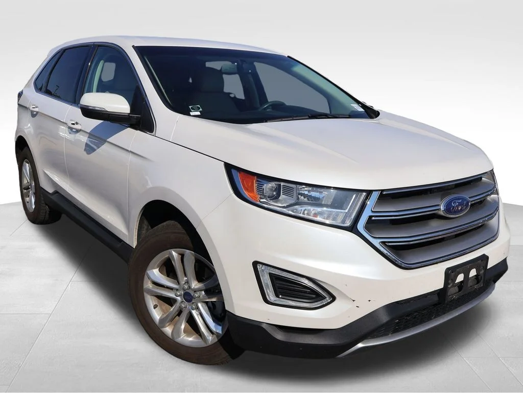 Used 2015 White Platinum Clearcoat Metallic Ford SEL image 13