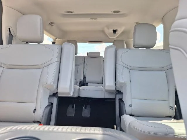 New 2027 Star White Metallic Tri-Coat Ford MAX Active image 51