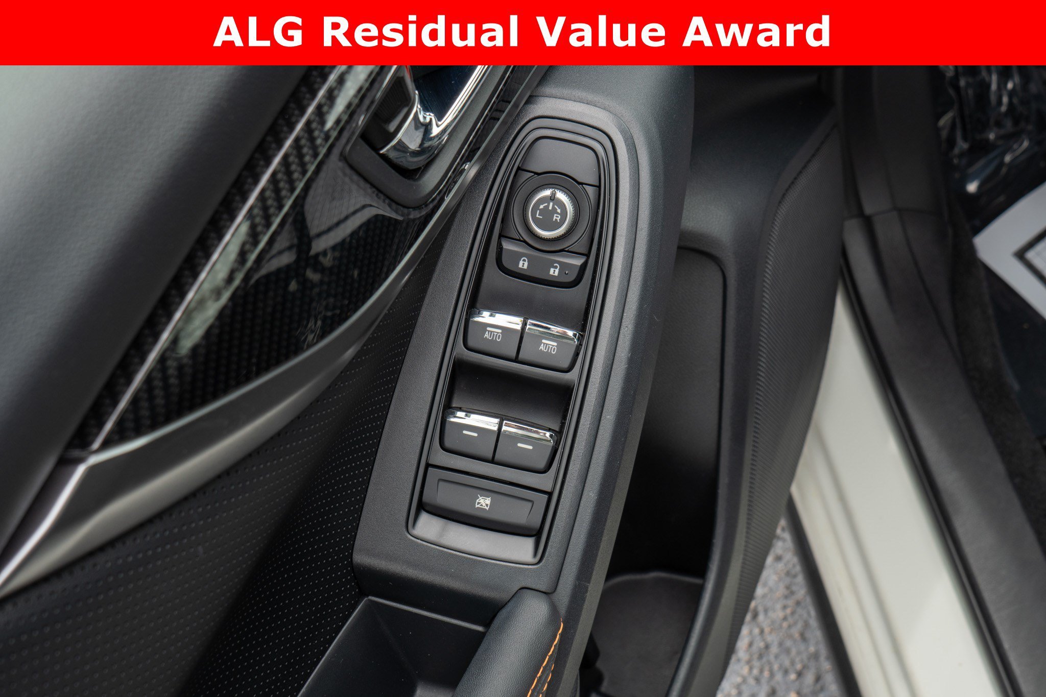 Used 2019 Crystal White Pearl Subaru Limited image 13