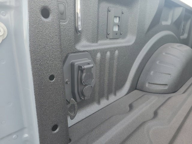 New 2027 Gray Metallic Ford Lariat image 35