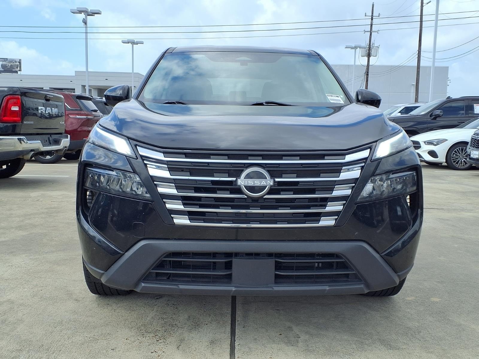 2024 Nissan Rogue SV Black at Robbins Nissan