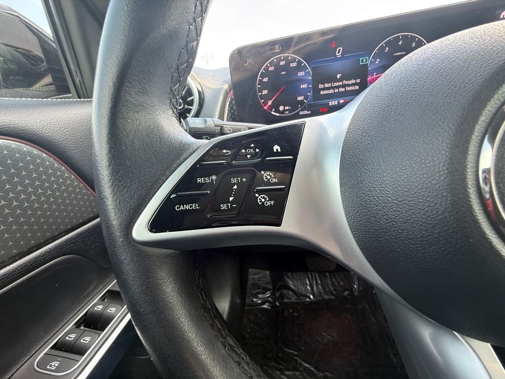 Used 2025 Black Mercedes-Benz GLB 250 image 22