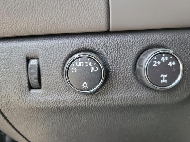 Used 2016 Gray Chevrolet LT image 21