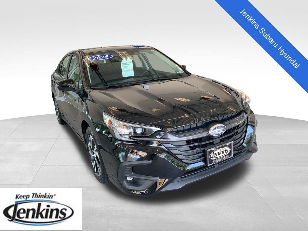 2025 Subaru Legacy Premium's photo