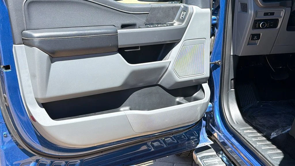 Used 2025 Blue Metallic Ford XLT image 23