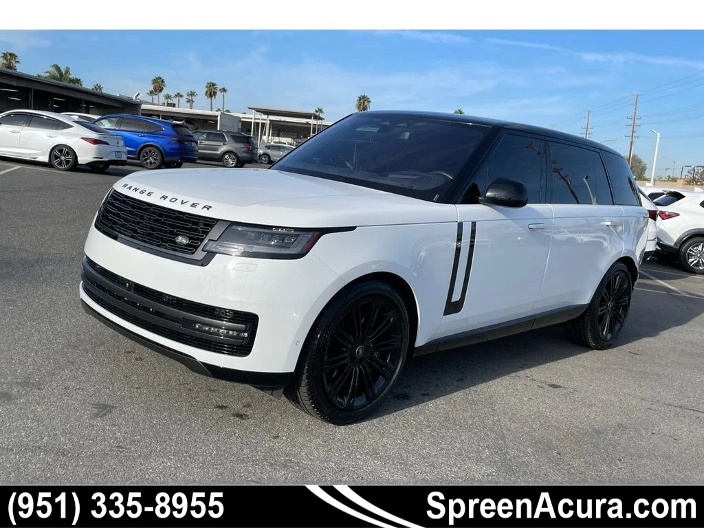 Used 2023 Fuji White Land Rover SE image 1