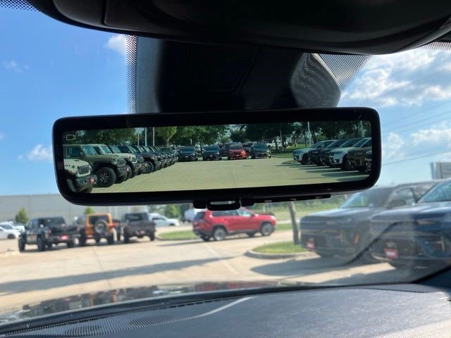 New 2026 Diamond Black Crystal Pearl-Coat Exterior Paint Jeep Limited Reserve image 19