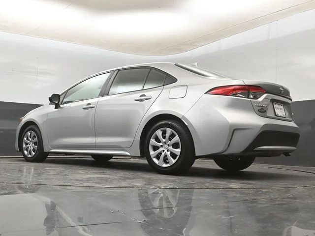 Used 2022 Silver Toyota LE image 22