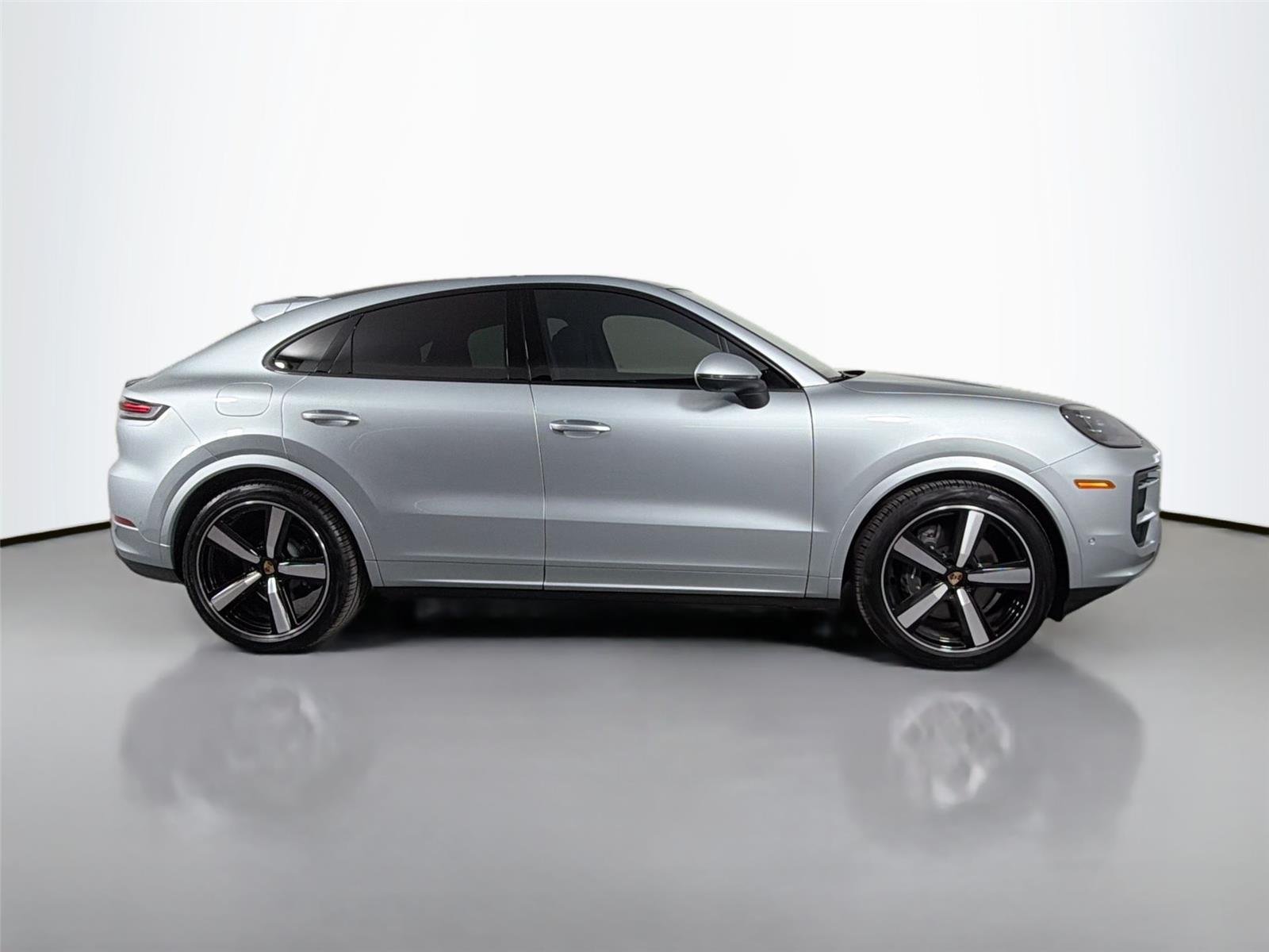 Certified Used 2025 Dolomite Silver Metallic Porsche Coupé image 8