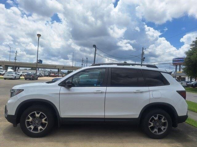 Used 2023 Platinum White Pearl Honda TrailSport image 2
