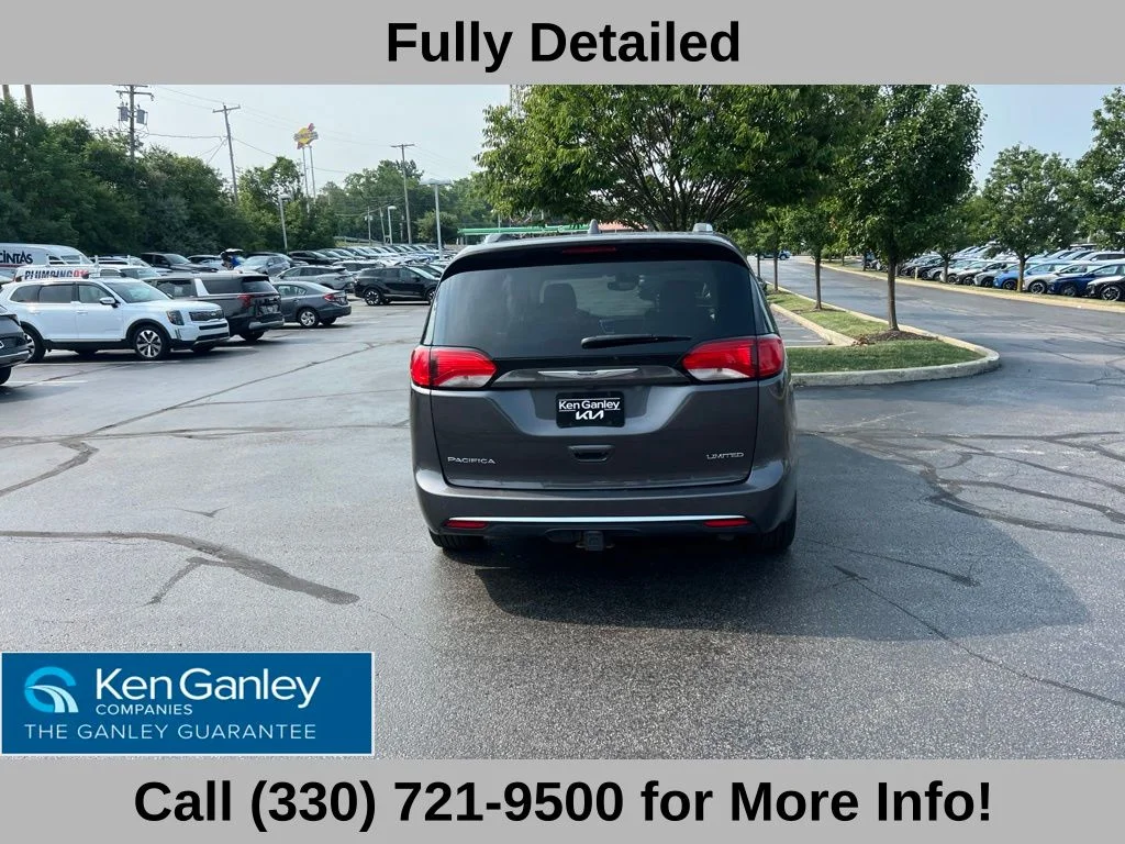 Used 2020 Gray Chrysler Limited image 6