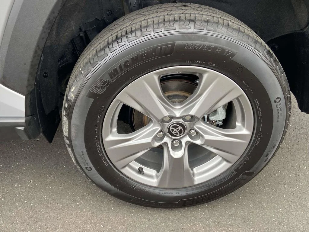 Used 2024 Silver Toyota XLE image 9