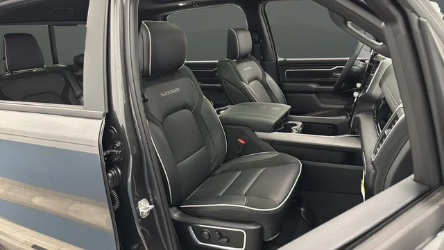 New 2026 Granite Crystal Metallic Clear-Coat Exterior Paint RAM Laramie image 25