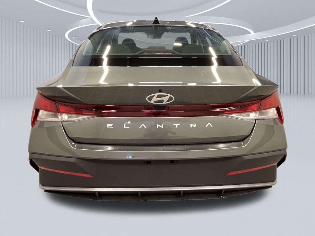 New 2026 Gray Hyundai SE image 4