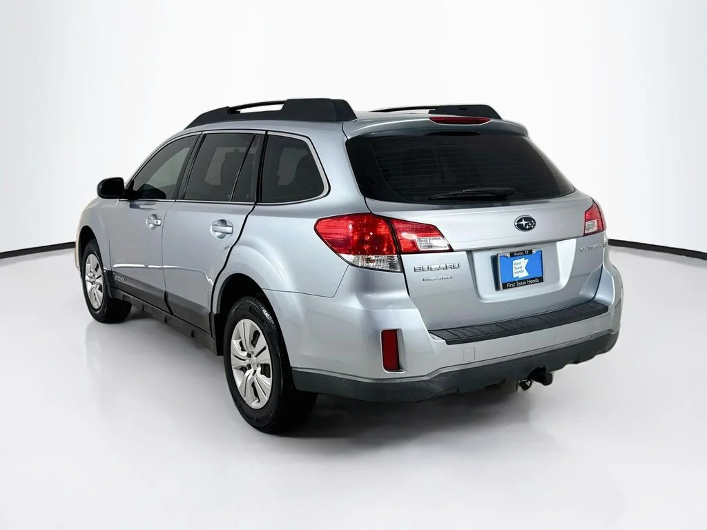 Used 2013 Ice Silver Metallic Subaru 2.5i image 5