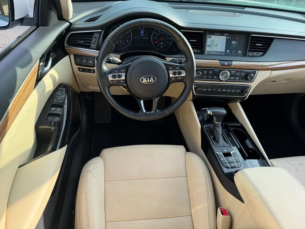 Used 2019 White Kia Technology image 13