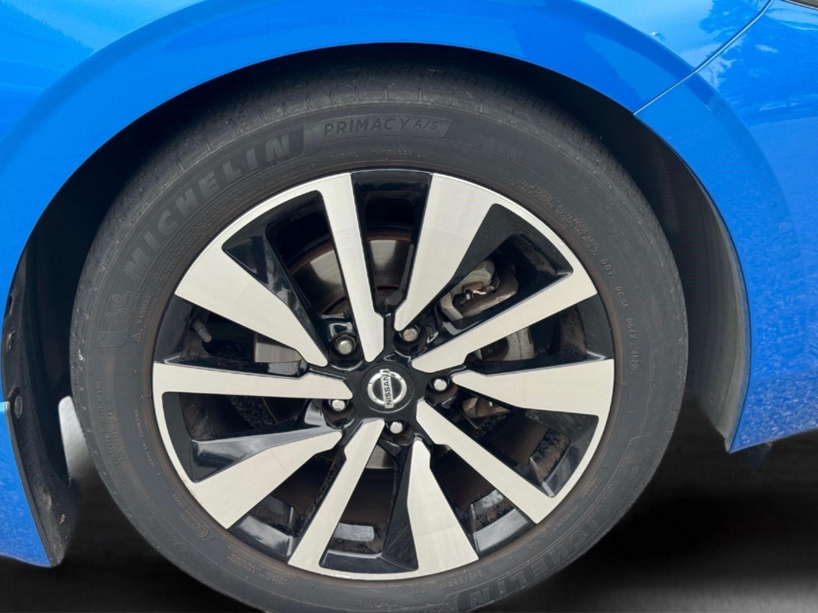 Used 2021 Electric Blue Metallic Nissan SV image 9
