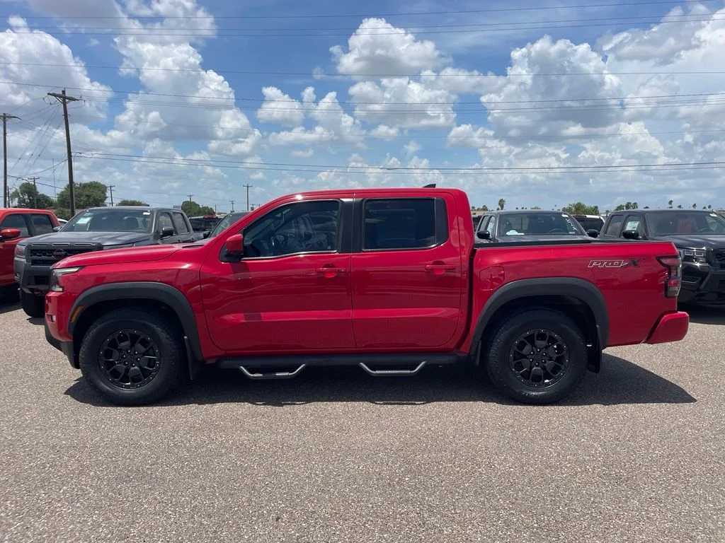 Used 2022 Red Nissan PRO-X image 4