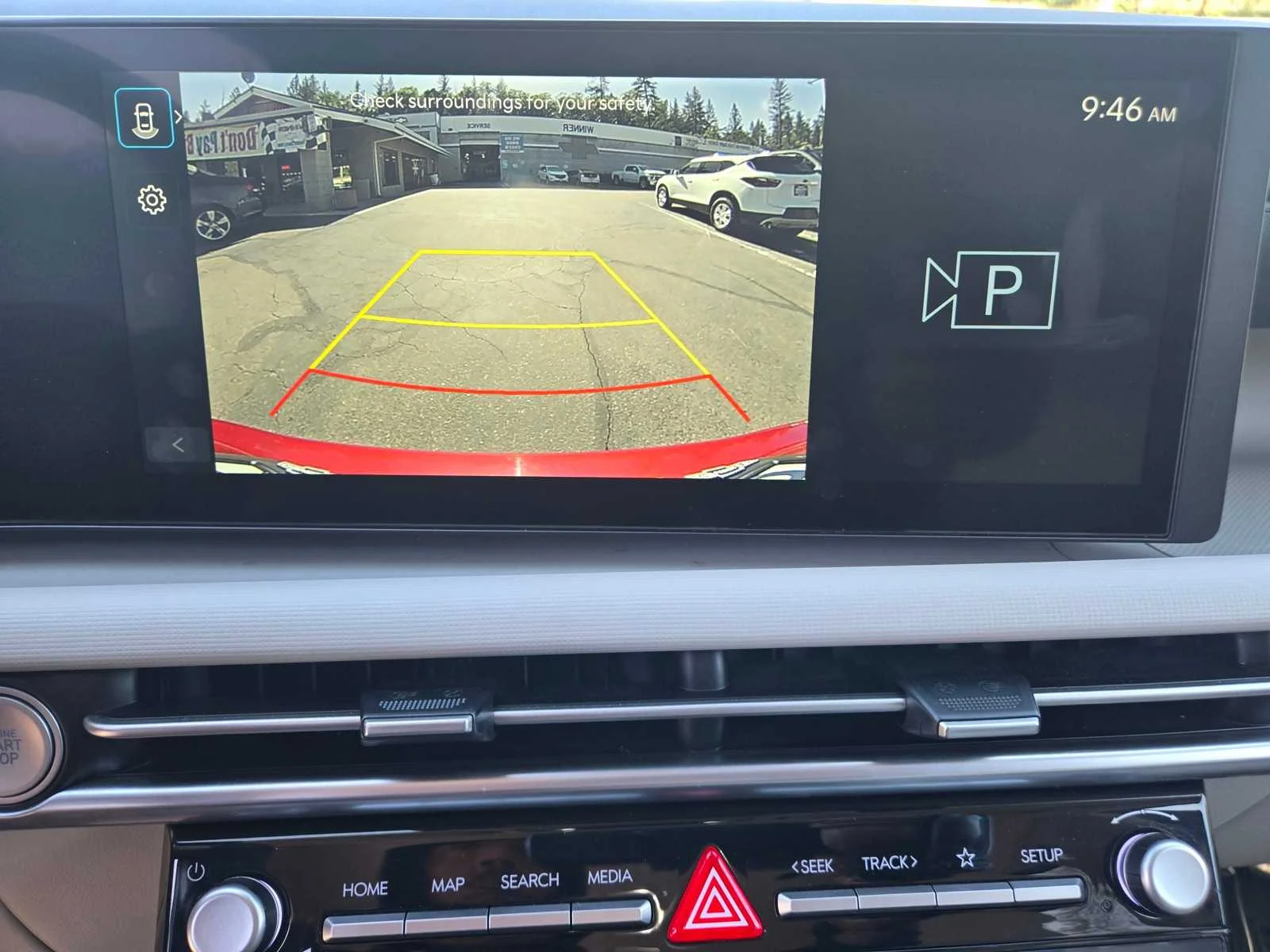 Used 2025  Hyundai SEL image 12