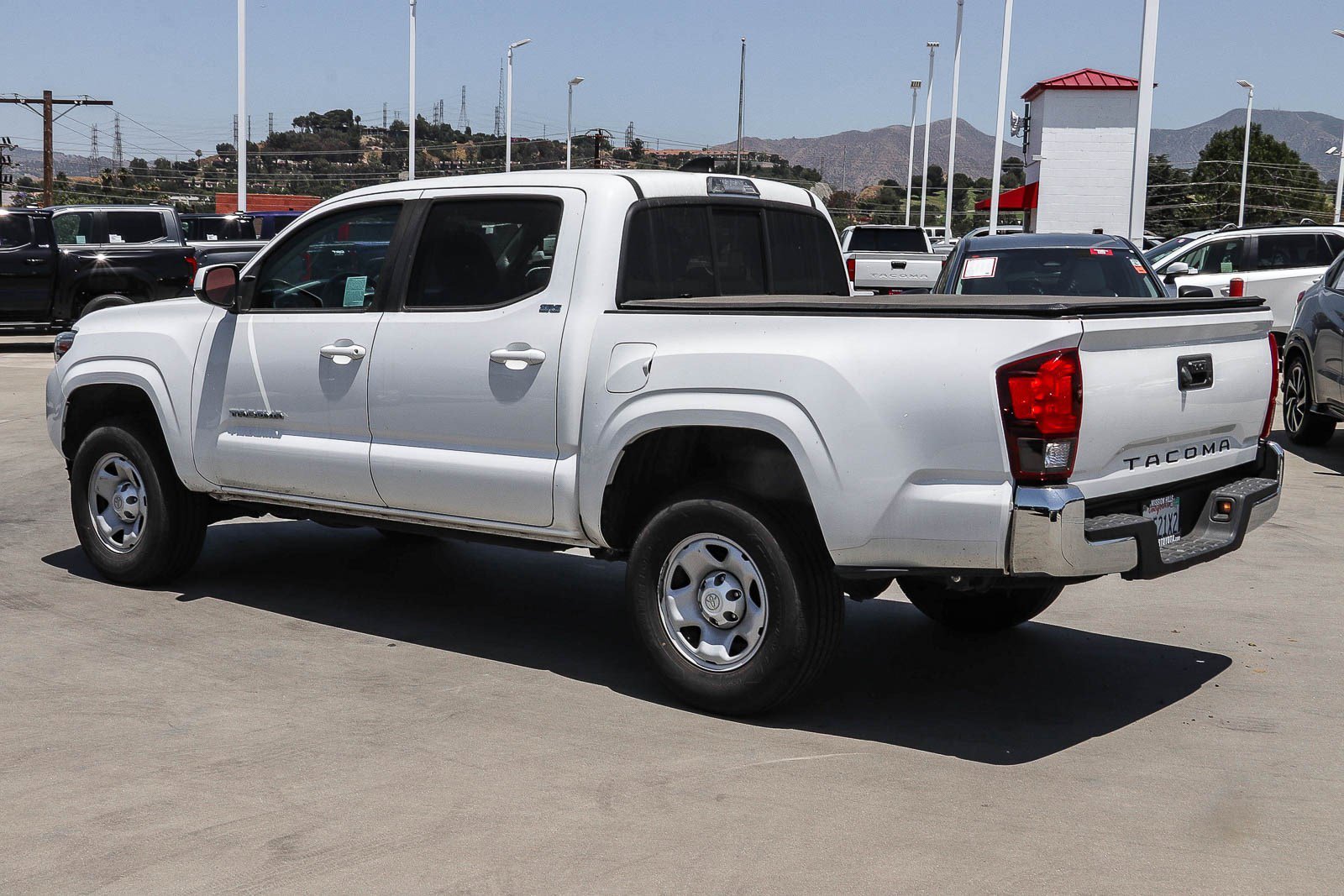 Used 2020 Super White Toyota SR5 image 4