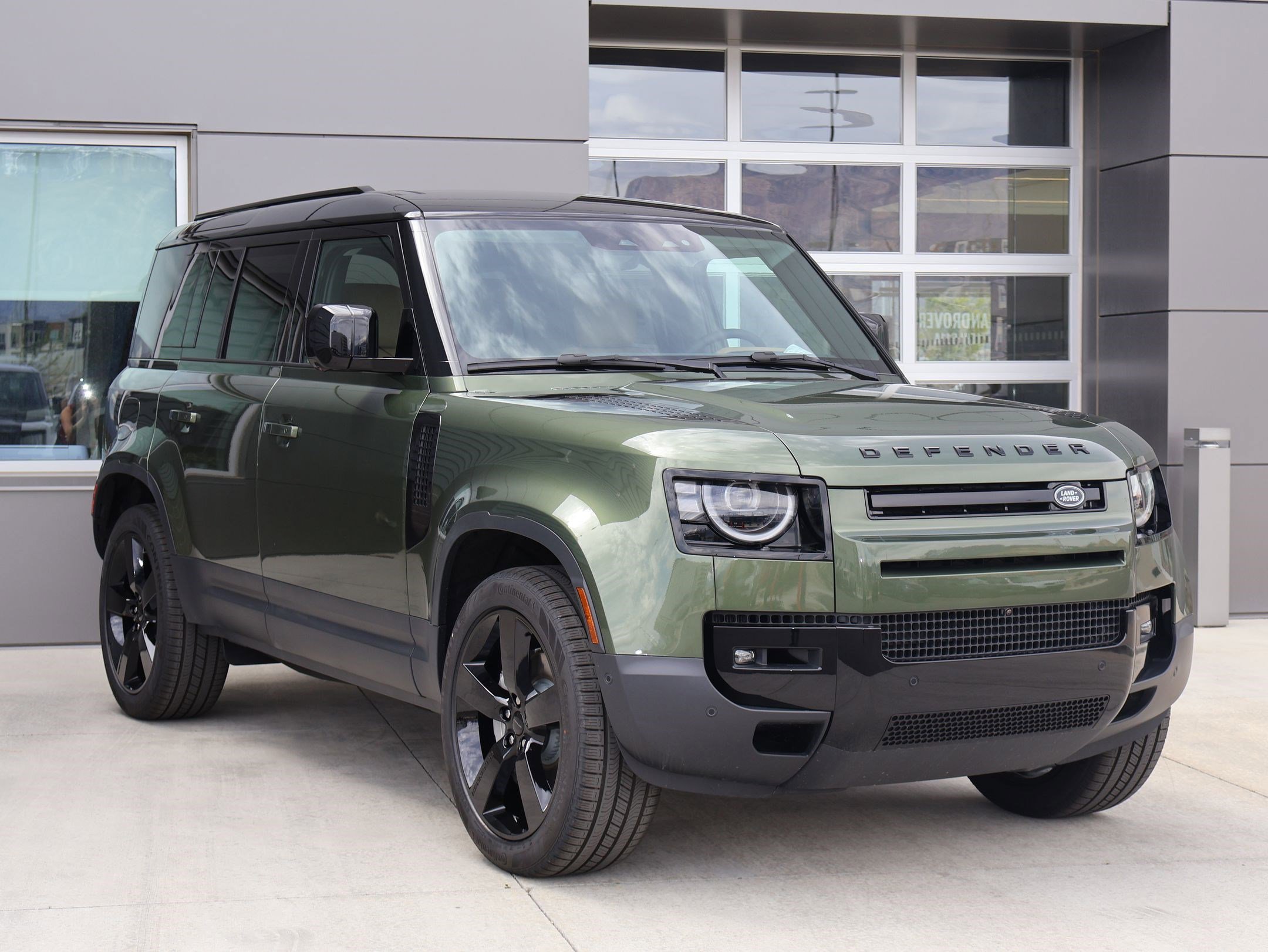 New 2026 Woolstone Green LAND ROVER P300 S image 3