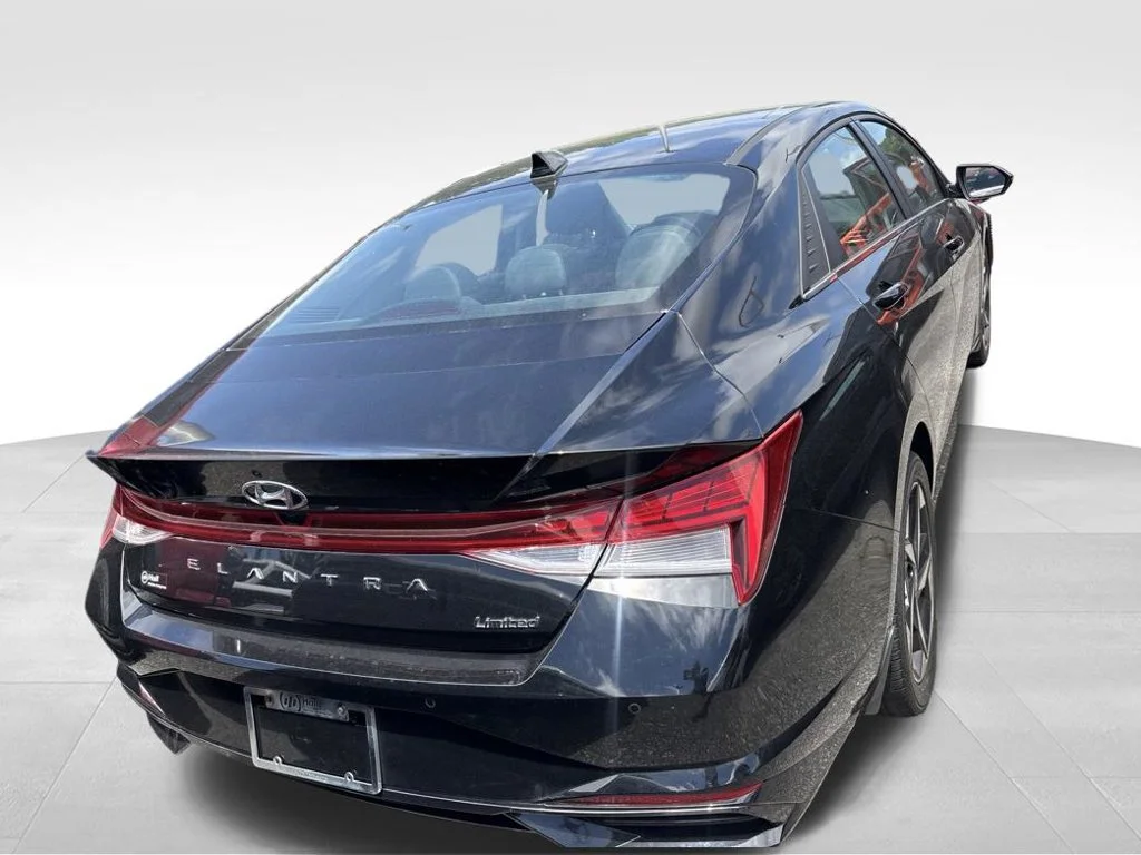 Used 2023 Black Hyundai Limited image 9