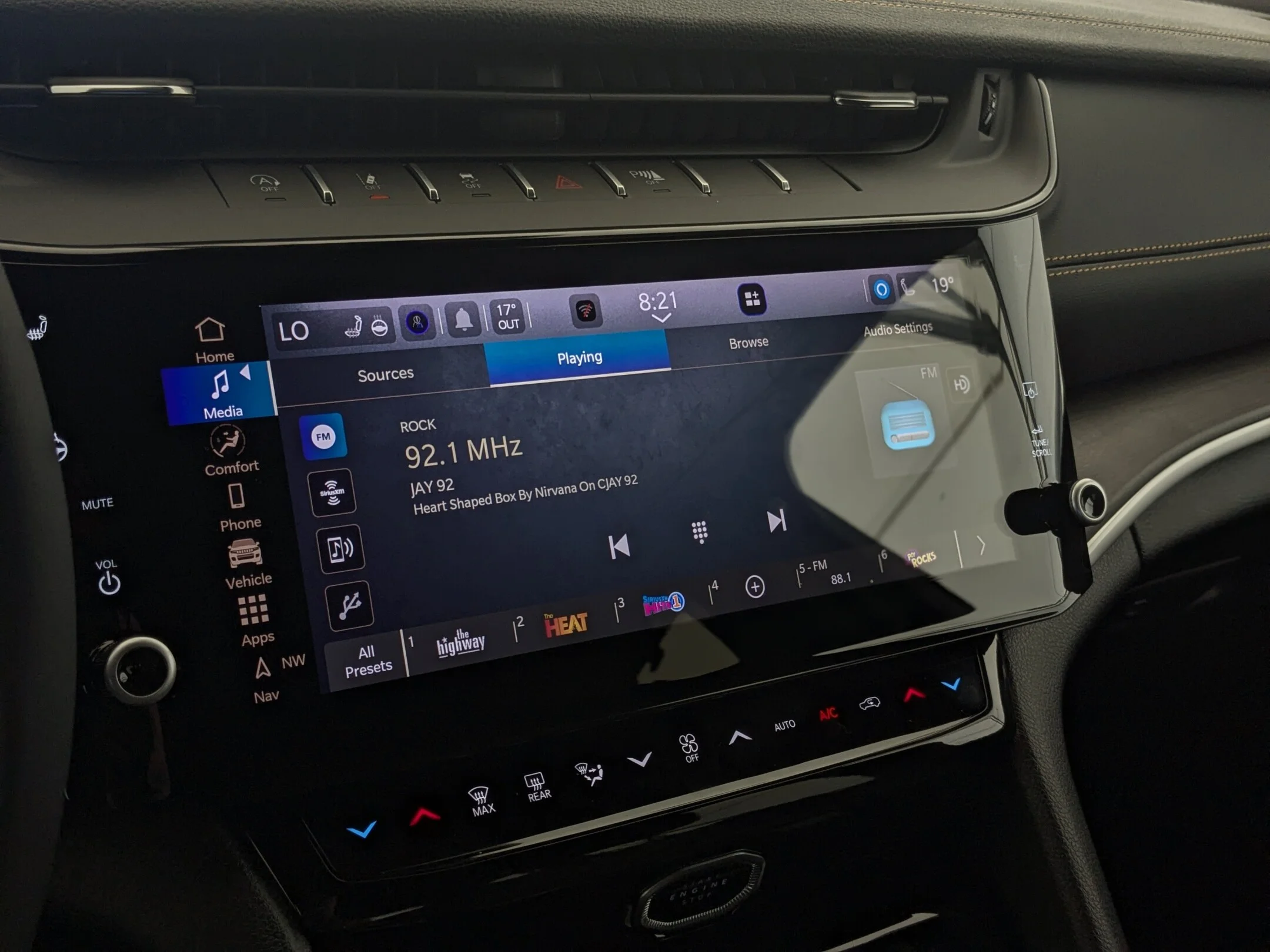 New 2026 Black Jeep 85th Anniversary - - Pkg 2C7 - CommandView Pano Sunroof - Adaptive Cruise - Heated 2nd Row & More! image 22