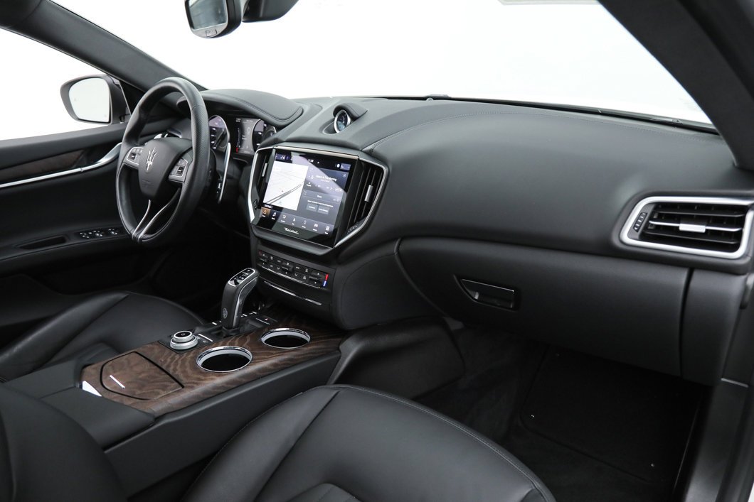 Used 2023 White Maserati Modena image 12
