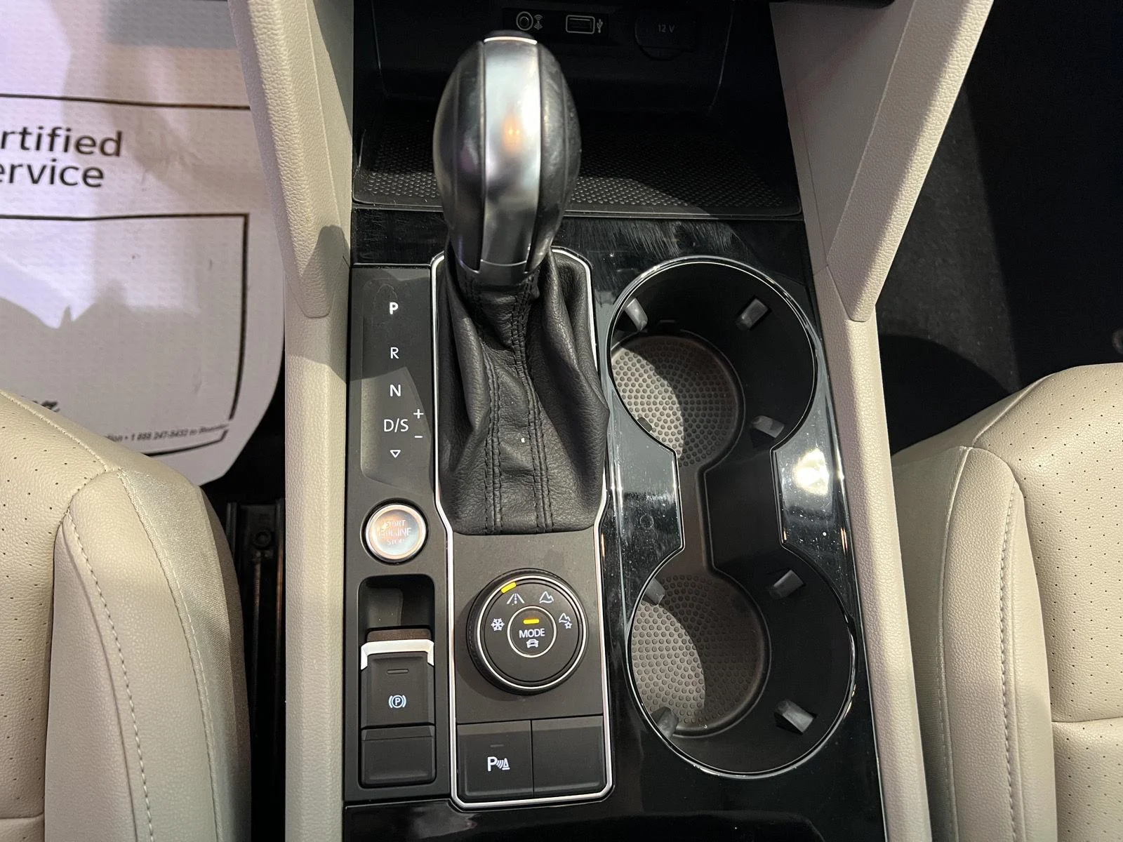 Used 2019 Pure White Volkswagen 3.6L V6 SEL image 27