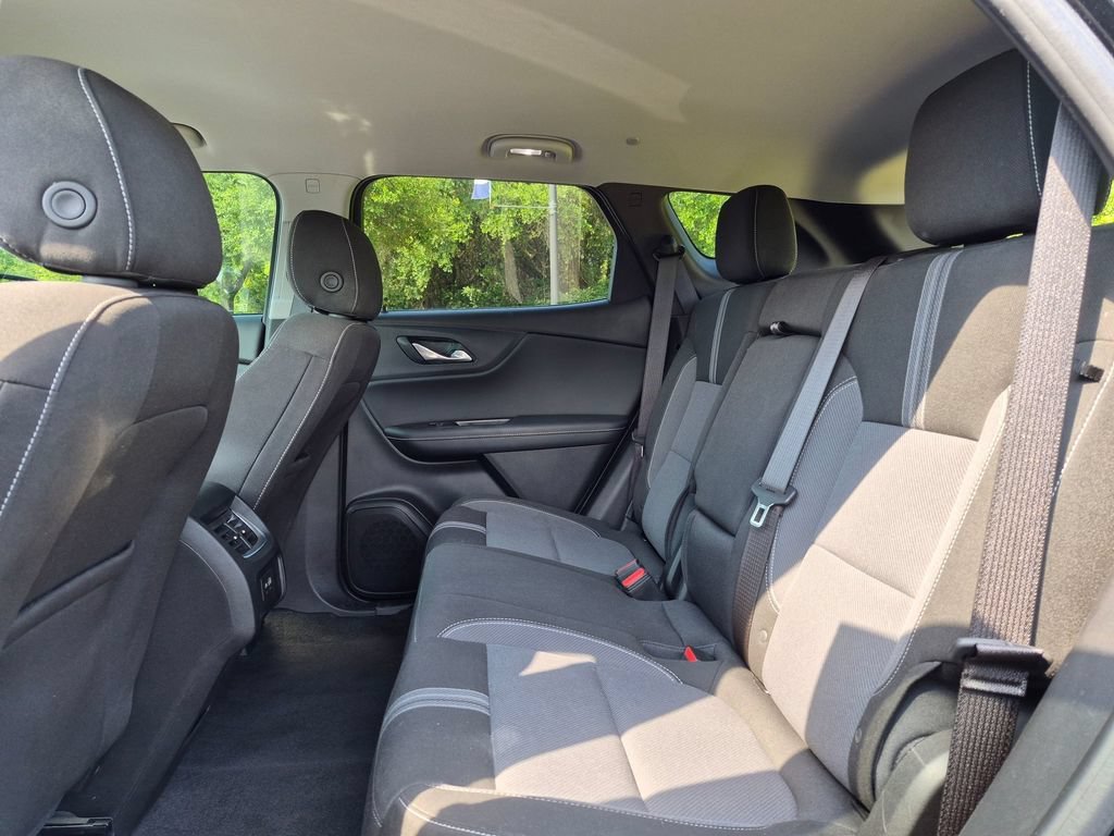 Used 2025 Black Chevrolet 2LT image 26