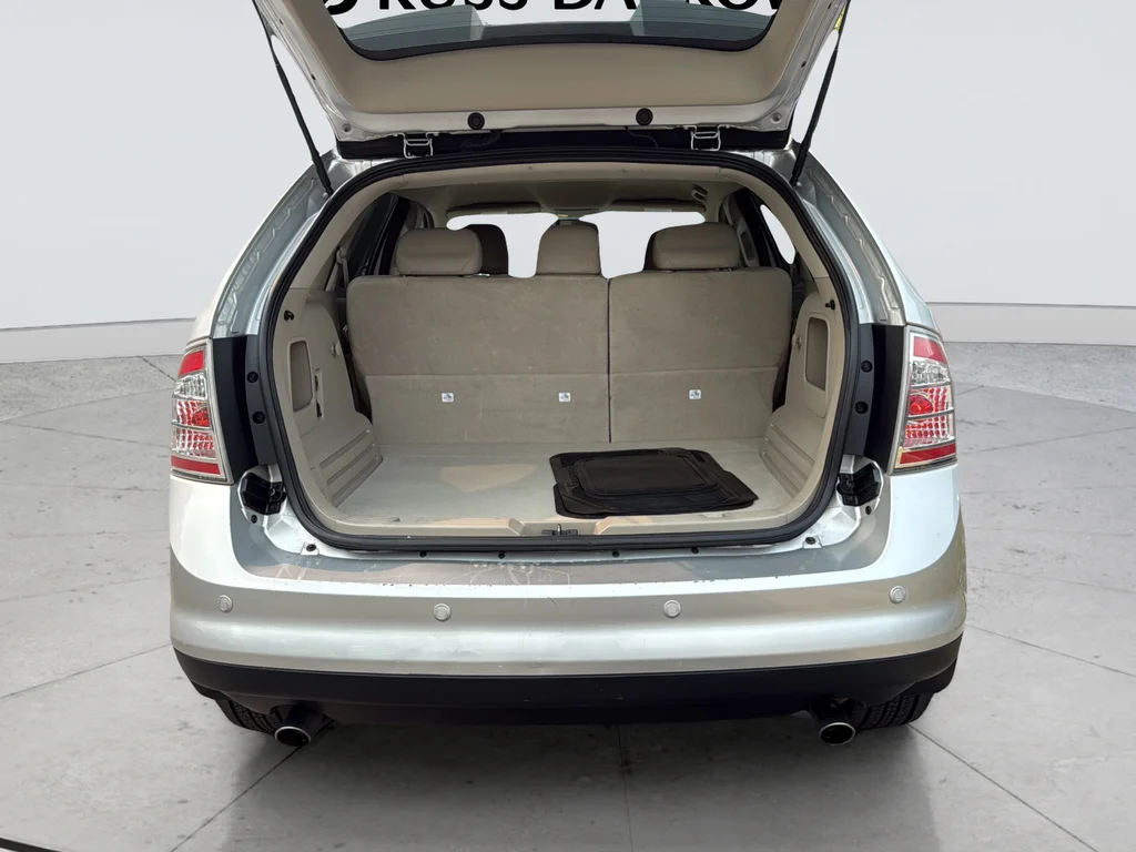 Used 2010  Ford SEL image 18
